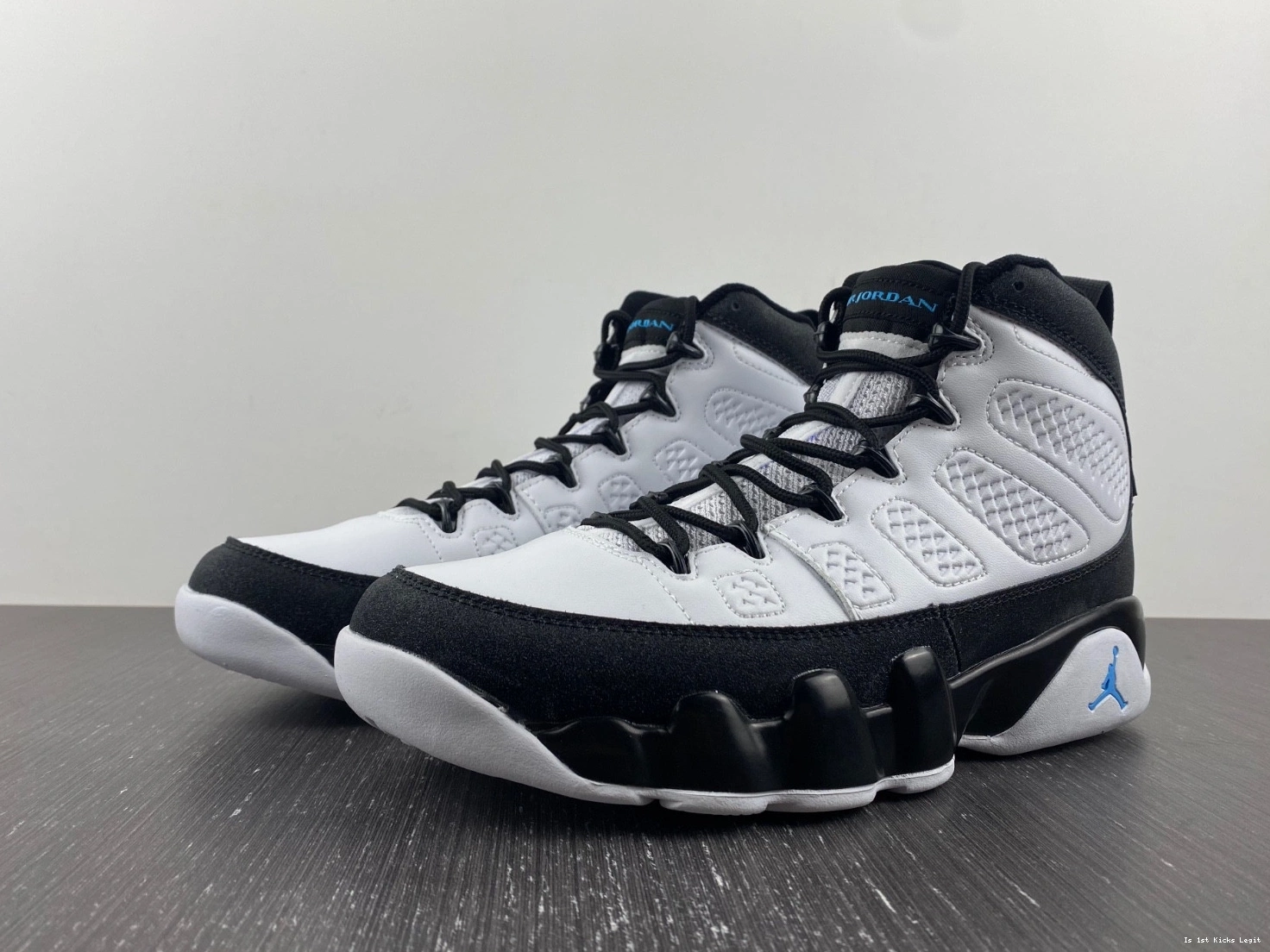 University Jordan - Retro CT8019-140 9 Blue 0404